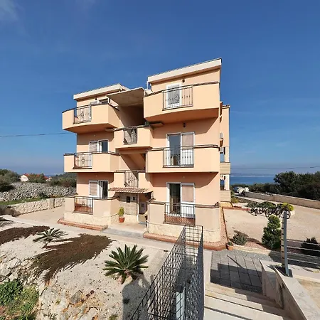 Sipina 1 Apartment *