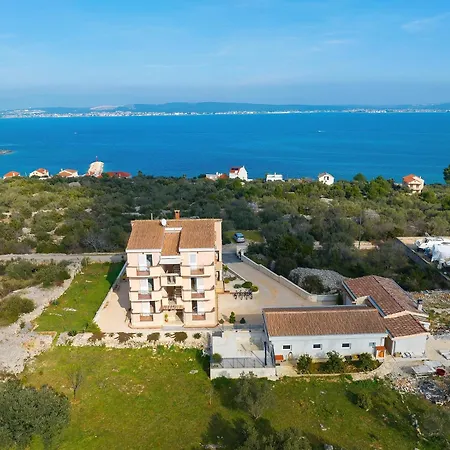 Sipina 1 Apartment *