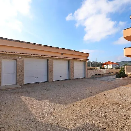 Apartment Sipina 1 Kukljica